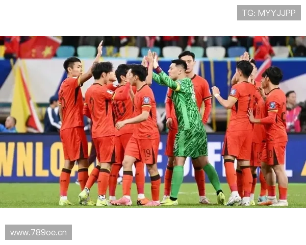 国足0-2喀麦隆：下半场奋起显成长